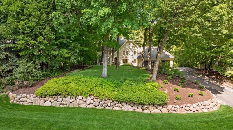 19615 Muirfield Cir, Shorewood, MN 55331