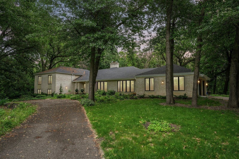 23 Evergreen Rd, North Oaks, MN 55127