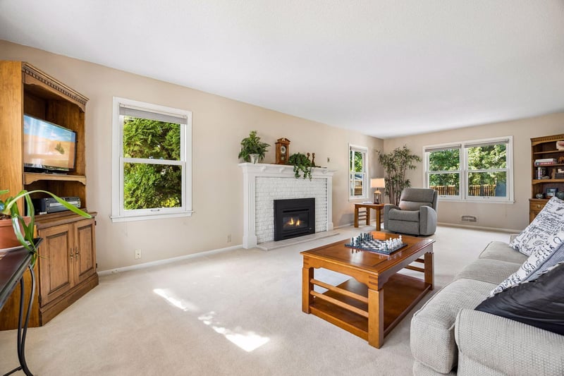 2415 Merrimac Ln N, Plymouth, MN 55447