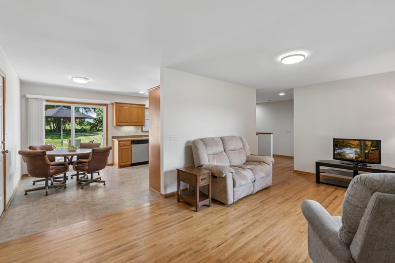 95 Hackberry Hill, Long Lake, MN 55356