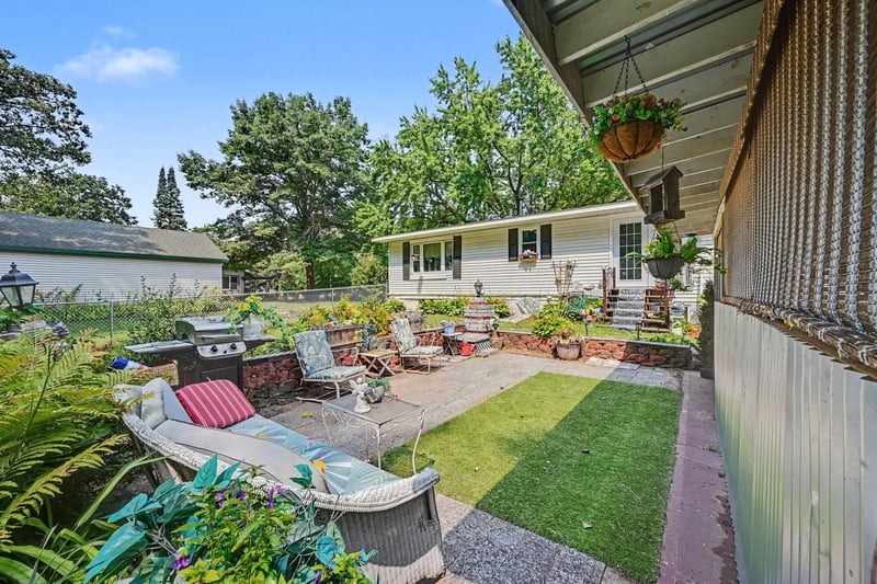 2110 Stillwater St, White Bear Twp, MN 55110