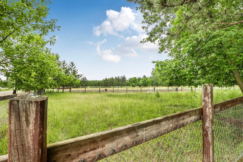 5668 Brook Creek Rd, Brainerd, MN 56401