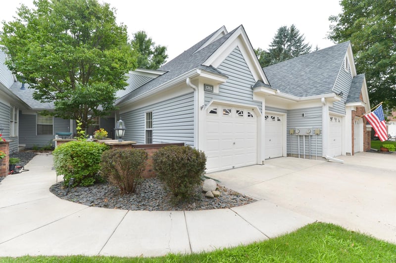 1262 Pond View Ln, White Bear Lake, MN 55110