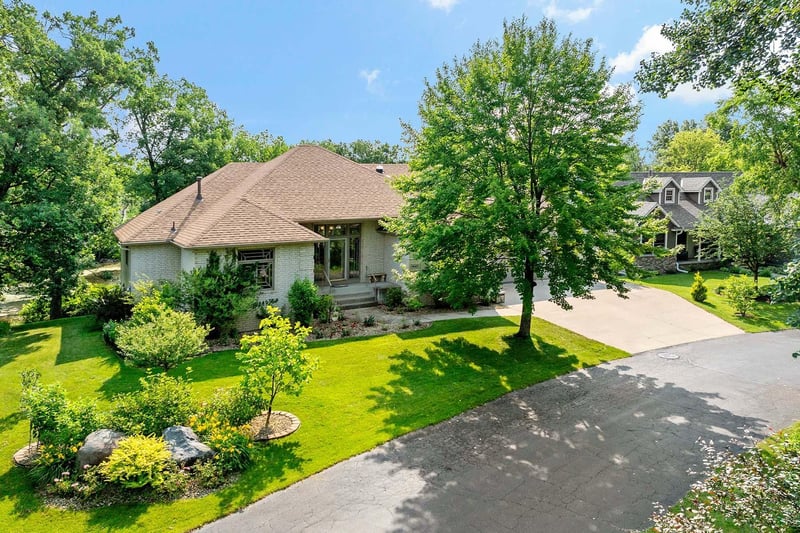 7937 9th Street Ct N, Oakdale, MN 55128