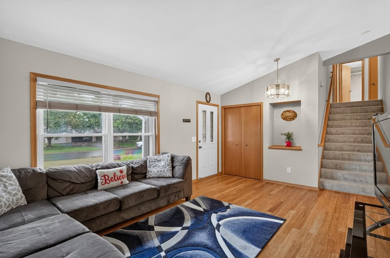 4410 S River Rn, Savage, MN 55378