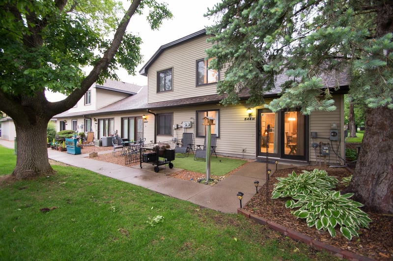 544 Auburn Pl NW #H, Elk River, MN 55330