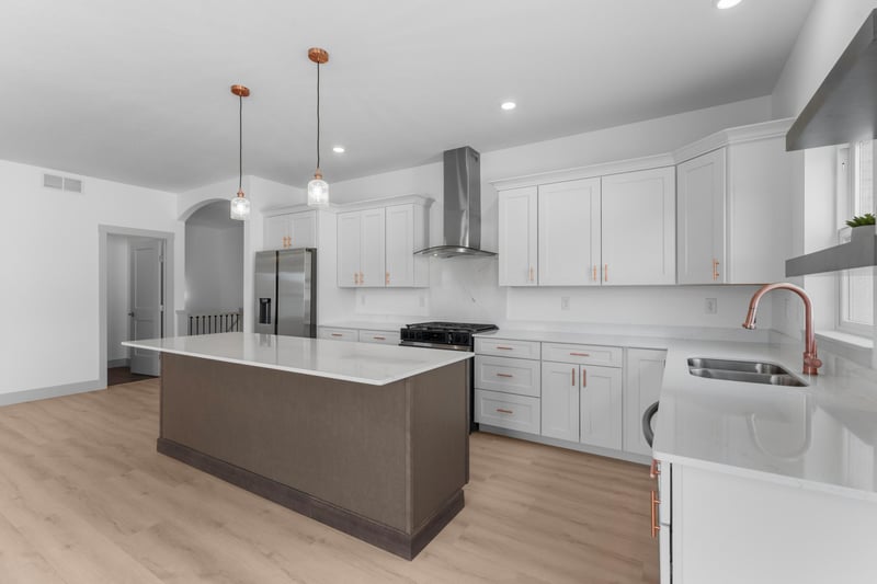 426 8th St SW, Pine Island, MN 55963