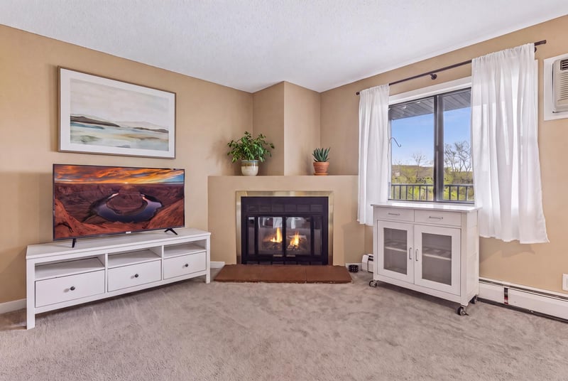 7401 W 101st St #320, Bloomington, MN 55438