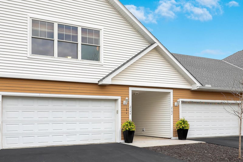 2144 Village Trl, Mound, MN 55364