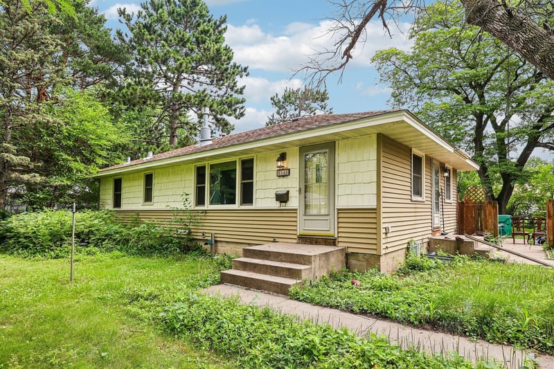 6948 Janell Ave N, Brooklyn Park, MN 55428