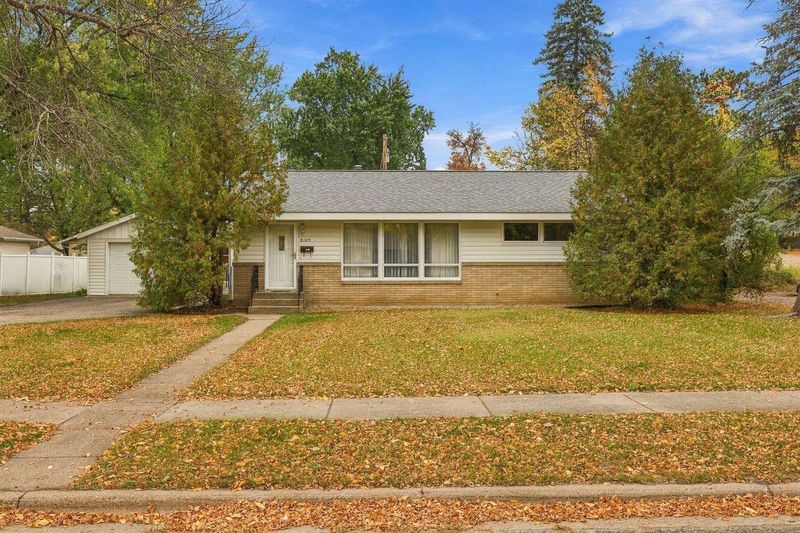 2105 Centennial Dr, Saint Cloud, MN 56303