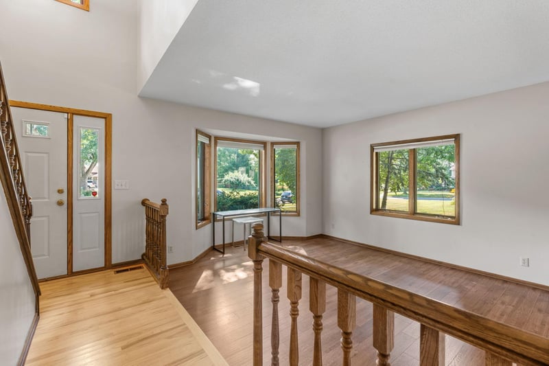 10298 Mooer Ln, Eden Prairie, MN 55347