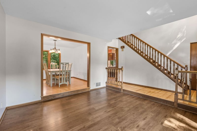 10298 Mooer Ln, Eden Prairie, MN 55347