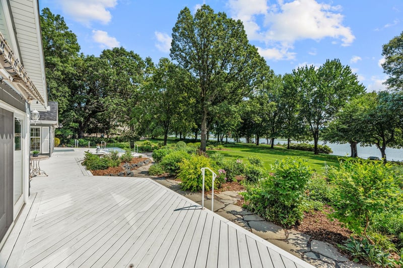 8211 River Acres Rd, Cottage Grove, MN 55016