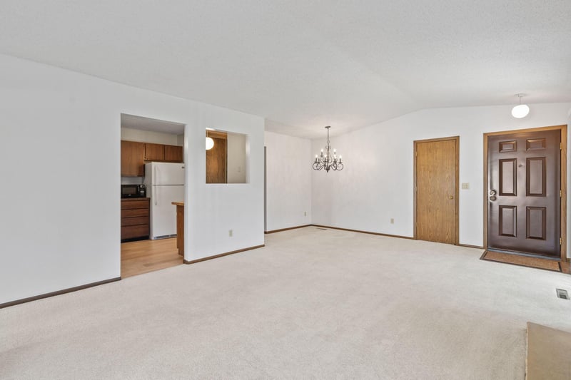 1164 Xene Ln N, Plymouth, MN 55447