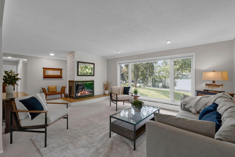 2686 Keller Pw, Maplewood, MN 55109