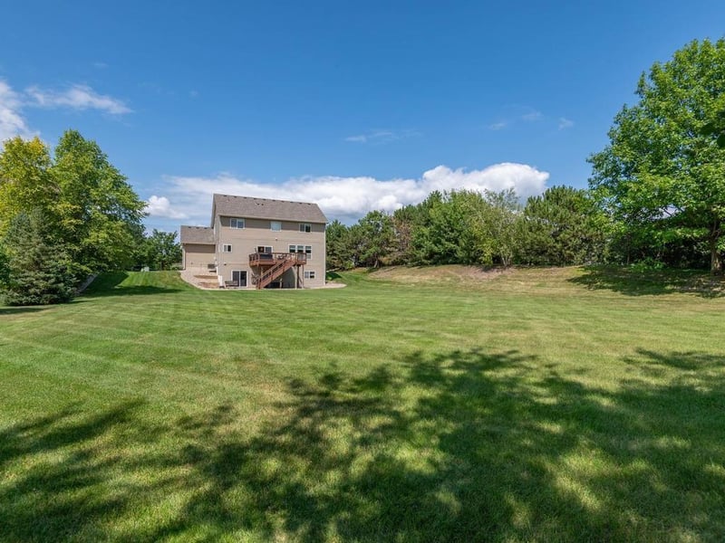 1631 Sparrow Rd, Waconia, MN 55387