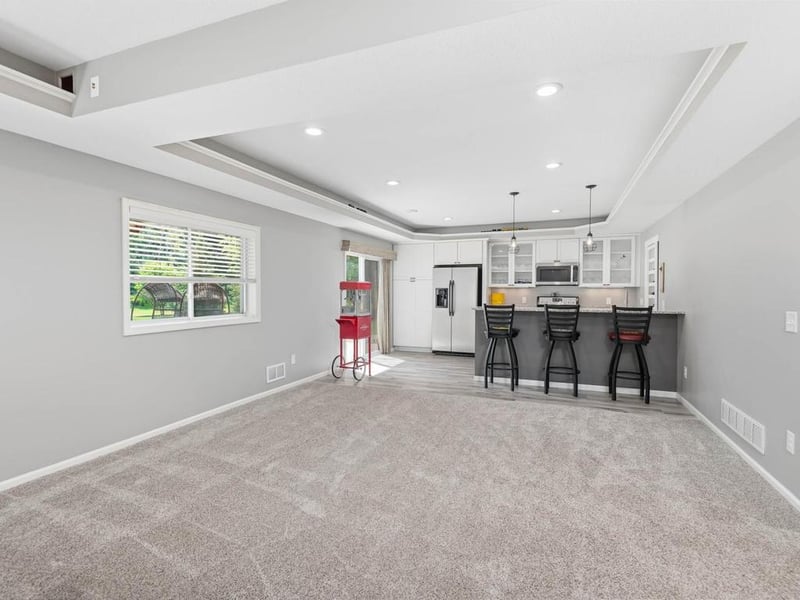 1631 Sparrow Rd, Waconia, MN 55387