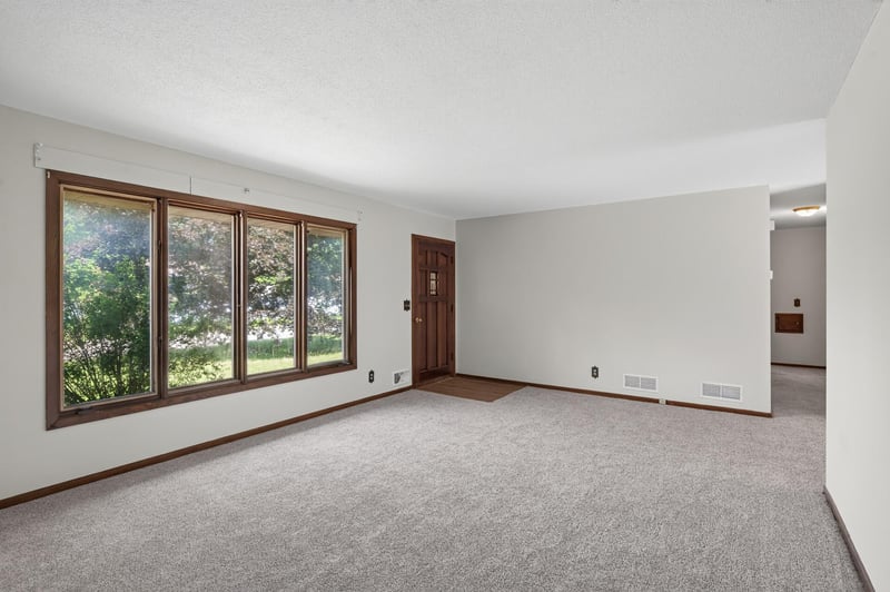 7432 Idaho Ave N, Brooklyn Park, MN 55428