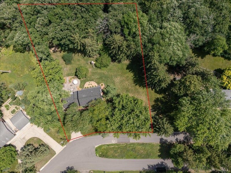 1424 Woodland Dr SW, Rochester, MN 55902