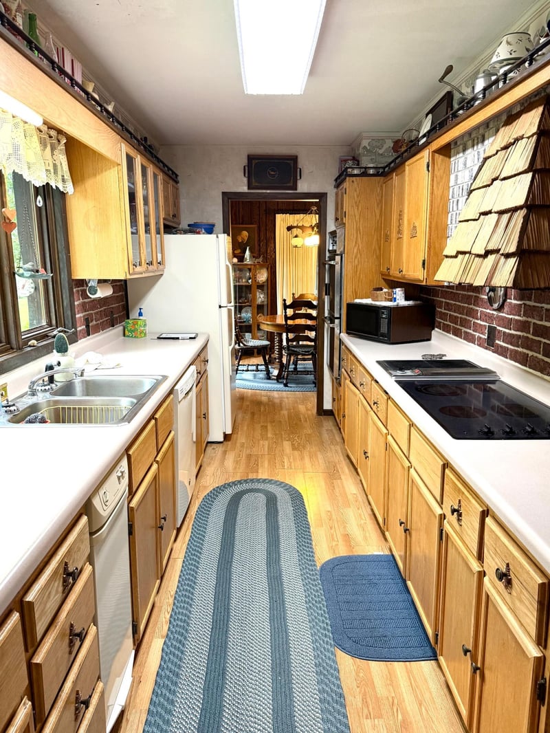 41706 200th St, Roseau, MN 56751