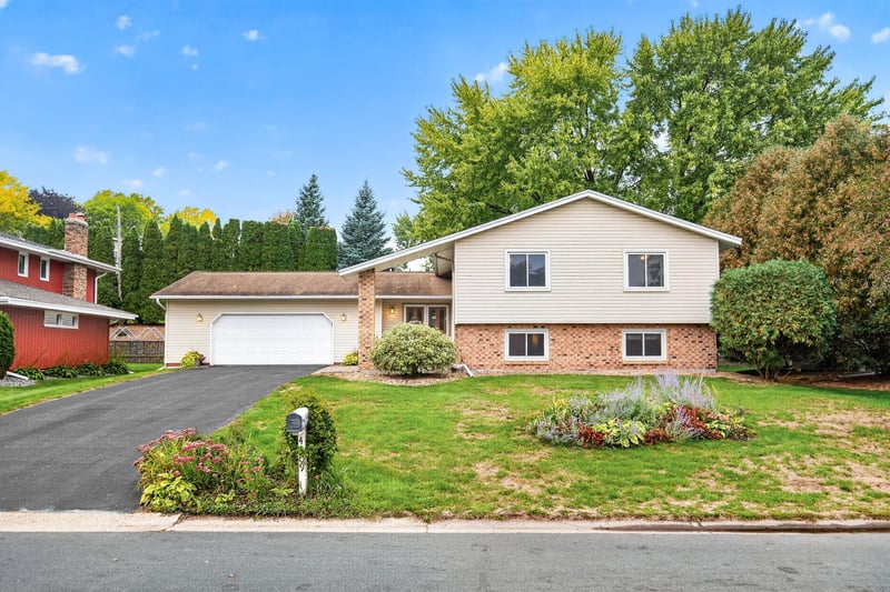 4409 Flag Ave N, New Hope, MN 55428