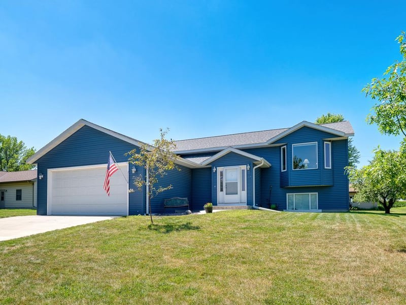 1113 9th St, Gaylord, MN 55334