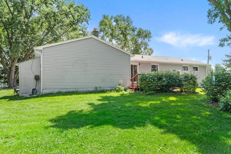 1842 11 1/2 St, Cumberland, WI 54829