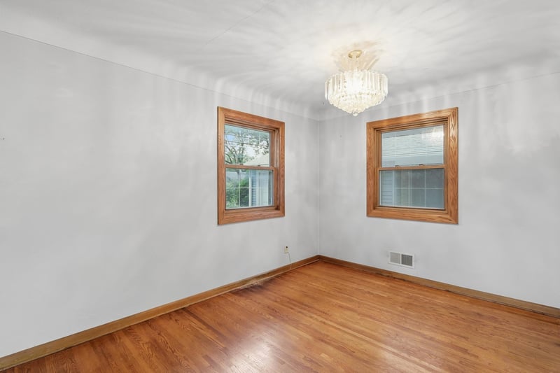 2360 Circle Dr, White Bear Lake, MN 55110