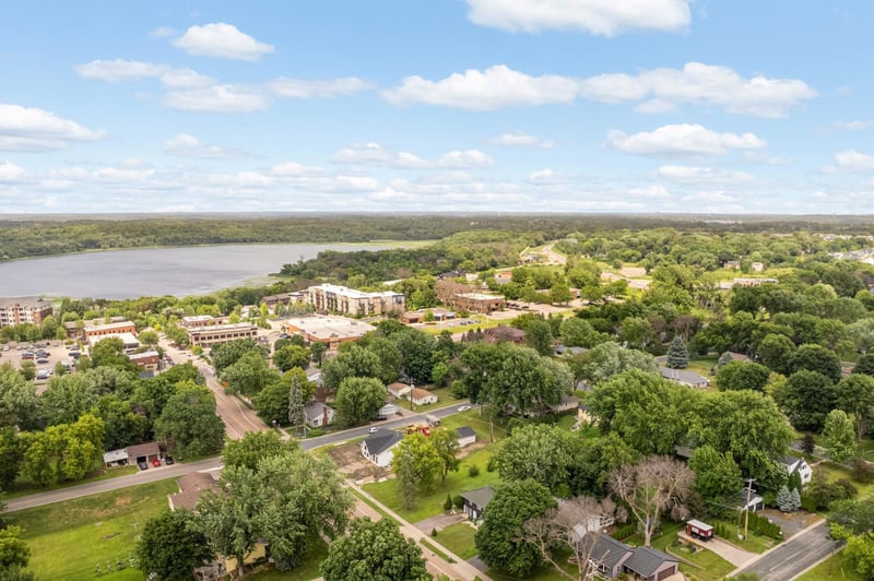 8115 Victoria Dr, Victoria, MN 55386