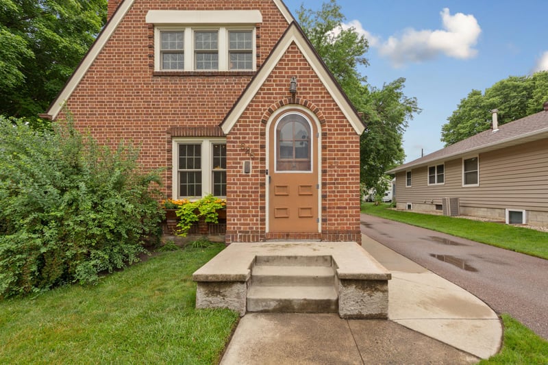 628 Grant Ave, Mankato, MN 56003