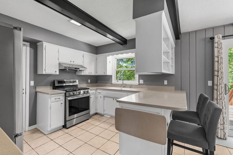 215 Union Terrace Ln N, Plymouth, MN 55441