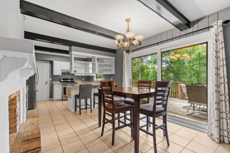 215 Union Terrace Ln N, Plymouth, MN 55441