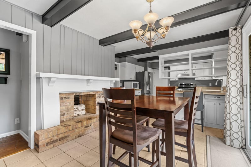 215 Union Terrace Ln N, Plymouth, MN 55441