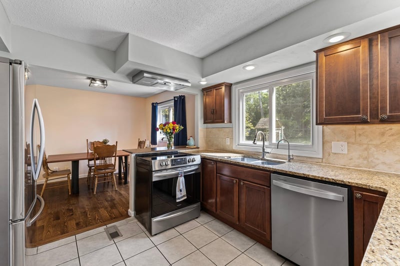 2003 Tamarack Ln, Burnsville, MN 55337