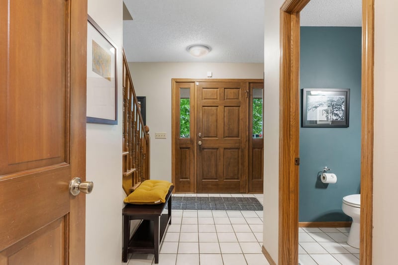 10660 47th Ave N, Plymouth, MN 55442