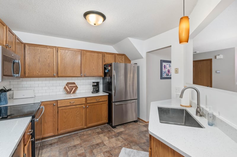 7639 Nicholas Way, Chanhassen, MN 55317