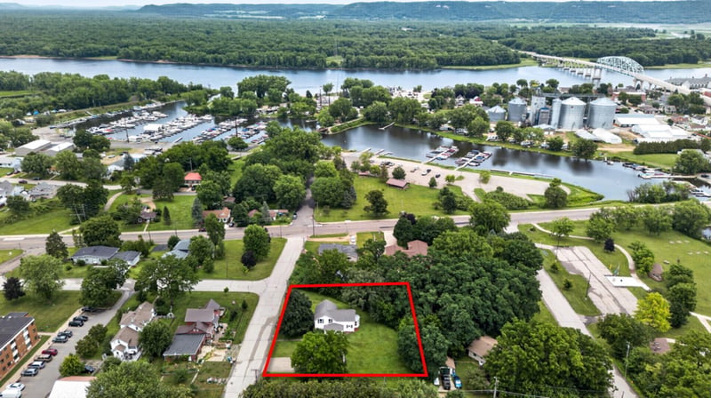 505 Maiden Ave, Wabasha, MN 55981