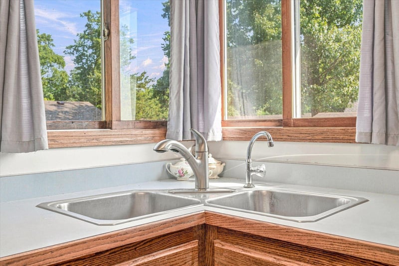 18329 Lakeview Point Dr NE, Wyoming, MN 55092