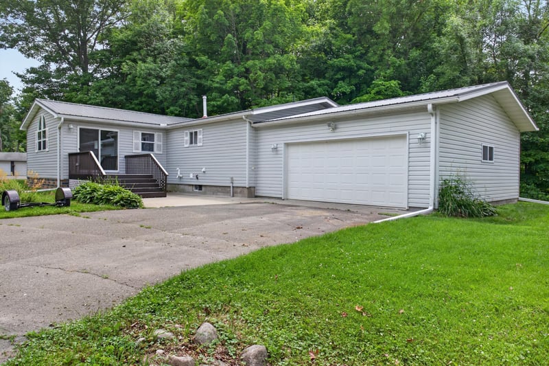 2215 Lake Shore Blvd, Wahkon, MN 56386