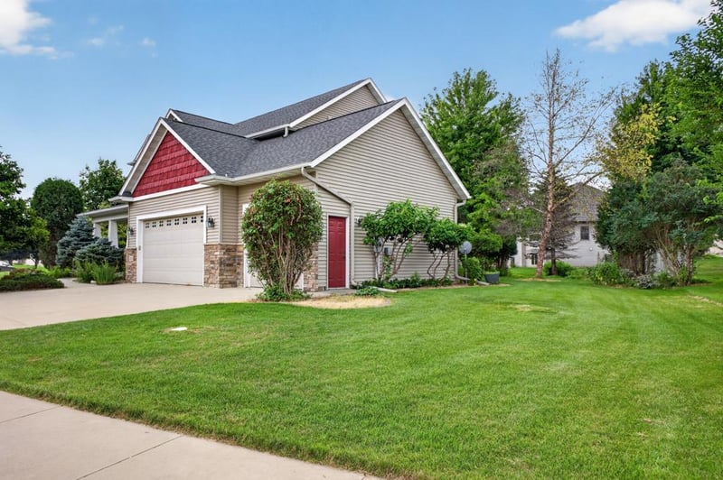 3655 Stone Point Dr NE, Rochester, MN 55906