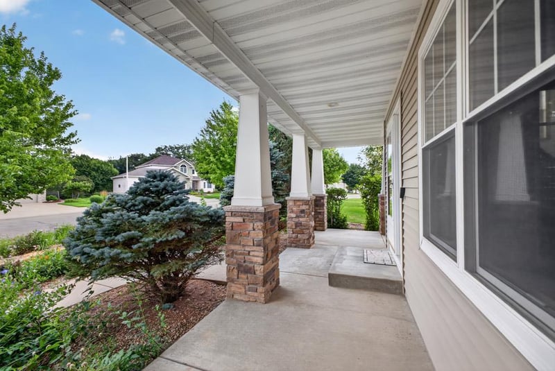 3655 Stone Point Dr NE, Rochester, MN 55906