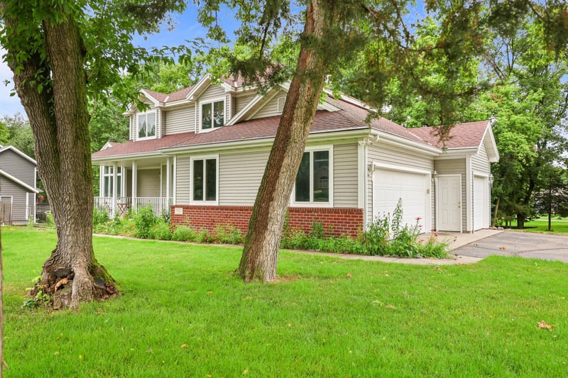 1903 Meadowrose Blvd, Saint Cloud, MN 56301