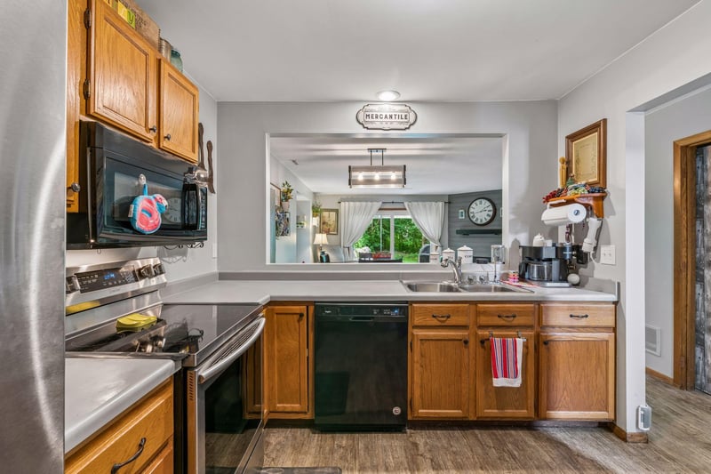 3030 Shields Dr #101, Eagan, MN 55121