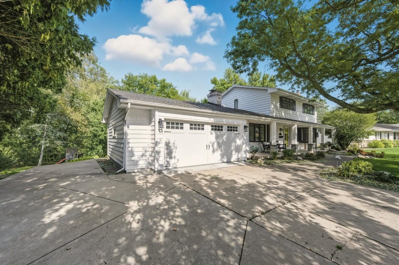 5512 Hillside Ct, Edina, MN 55439