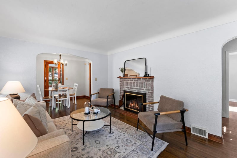1047 Dayton Ave, Saint Paul, MN 55104