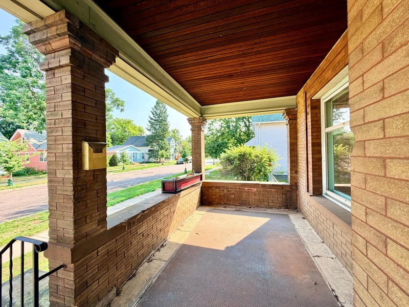 956 Tuscarora Ave, Saint Paul, MN 55102
