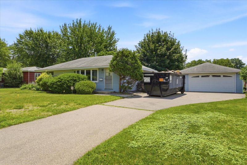 3607 Baillif Pl, Bloomington, MN 55431