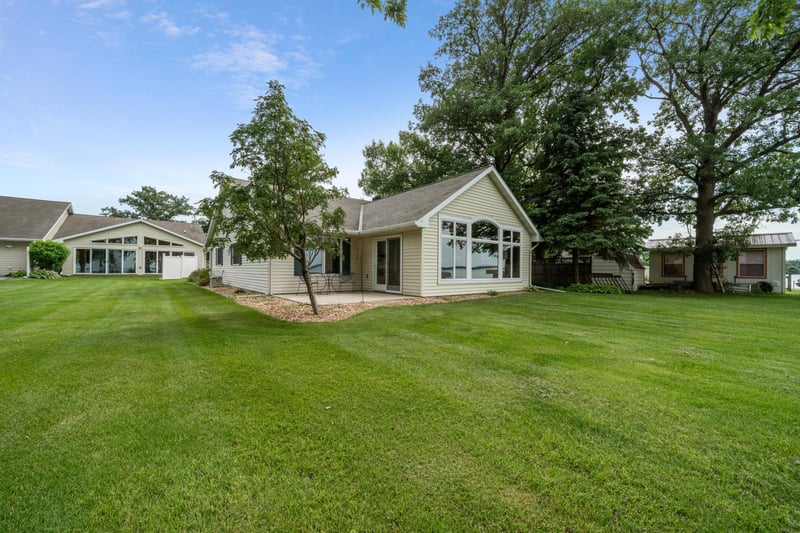 1761 E Lake St #1, Osakis, MN 56360