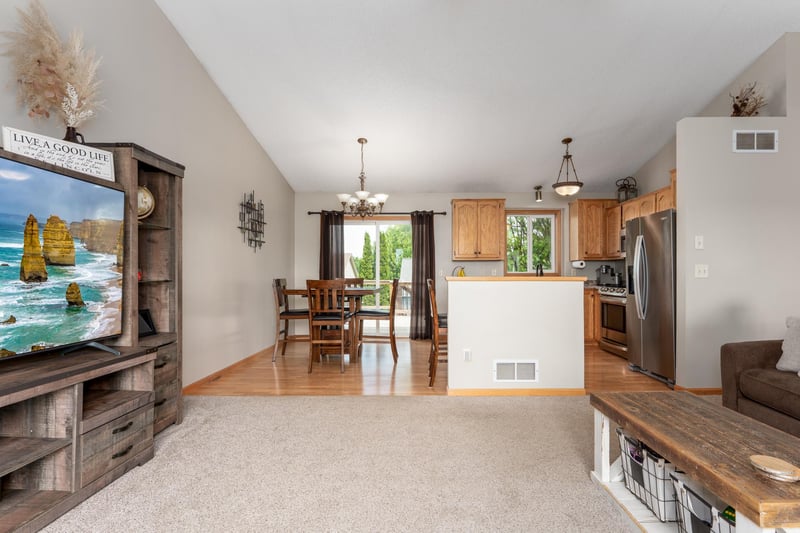 1805 6th St N, Sartell, MN 56377
